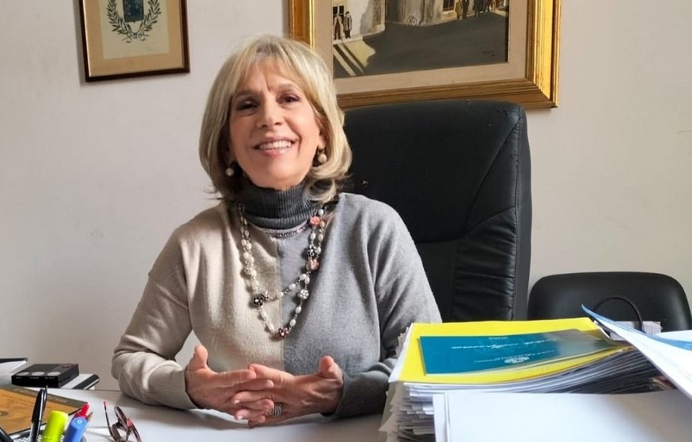 Anna Traldi, Segretario Generale del Comune di Collepasso per 15 anni, in pensione dal 1° dicembre Anna Traldi, Segretario Generale del Comune di Collepasso per 15 anni, in pensione dal 1° dicembre