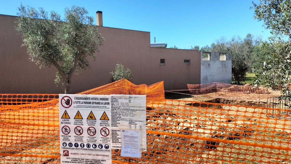 …ma si può?!? Si può permettere l’installazione di un’ingombrante antenna a cinque metri da un’abitazione? Dove sono Manta e Marra?!? …ma si può?!? Si può permettere l’installazione di un’ingombrante antenna a cinque metri da un’abitazione? Dove sono Manta e Marra?!?