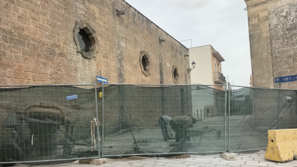 I “dolori” per il rifacimento del “giovane” basolato… i “miraggi” e le figuracce della nostra “Fata Morgana” I “dolori” per il rifacimento del “giovane” basolato… i “miraggi” e le figuracce della nostra “Fata Morgana”