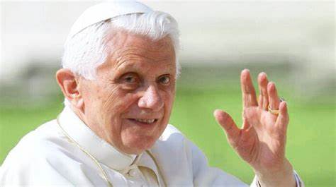 È morto Papa Benedetto XVI. Suonano a lutto le campane di tutte le Chiese È morto Papa Benedetto XVI. Suonano a lutto le campane di tutte le Chiese