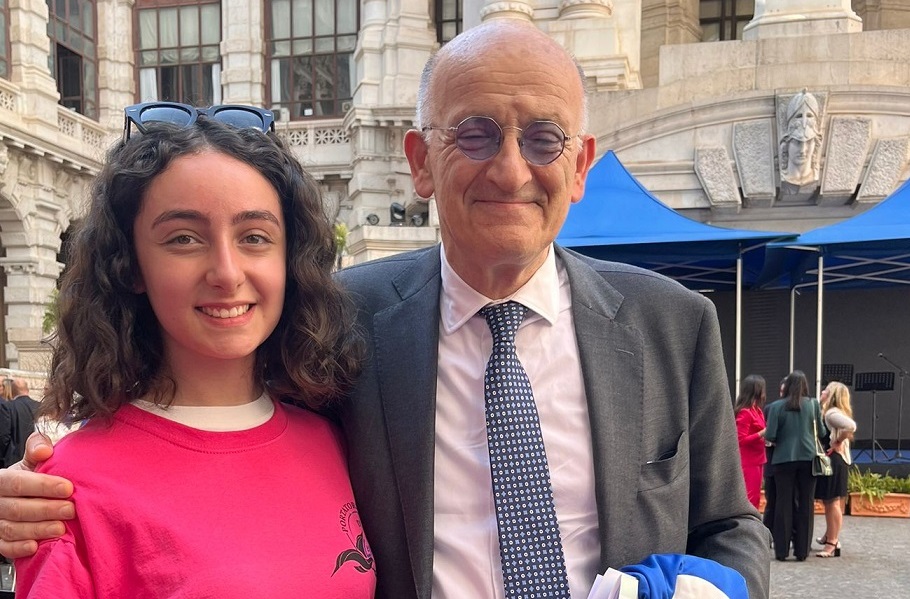 Margherita, 17 anni, già sindaco-baby di Collepasso, nella “Consulta dei Ragazzi/e dell’Associazione Nazionale Magistrati” Margherita, 17 anni, già sindaco-baby di Collepasso, nella “Consulta dei Ragazzi/e dell’Associazione Nazionale Magistrati”