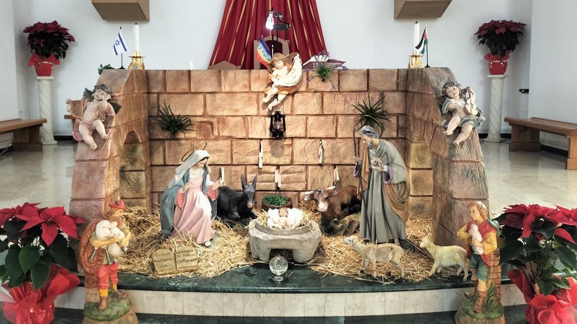 Presepi a Collepasso: Chiesa Madre, Chiesa Cristo Re e “Presepi in Mostra” della Pro Loco Presepi a Collepasso: Chiesa Madre, Chiesa Cristo Re e “Presepi in Mostra” della Pro Loco