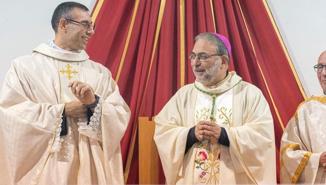 Folla di fedeli per l’insediamento del Parroco della “Cristo Re” Don Antonio Tondi … “dalle api dovremmo apprendere laboriosità, sinodalità e rinascita” Folla di fedeli per l’insediamento del Parroco della “Cristo Re” Don Antonio Tondi … “dalle api dovremmo apprendere laboriosità, sinodalità e rinascita”