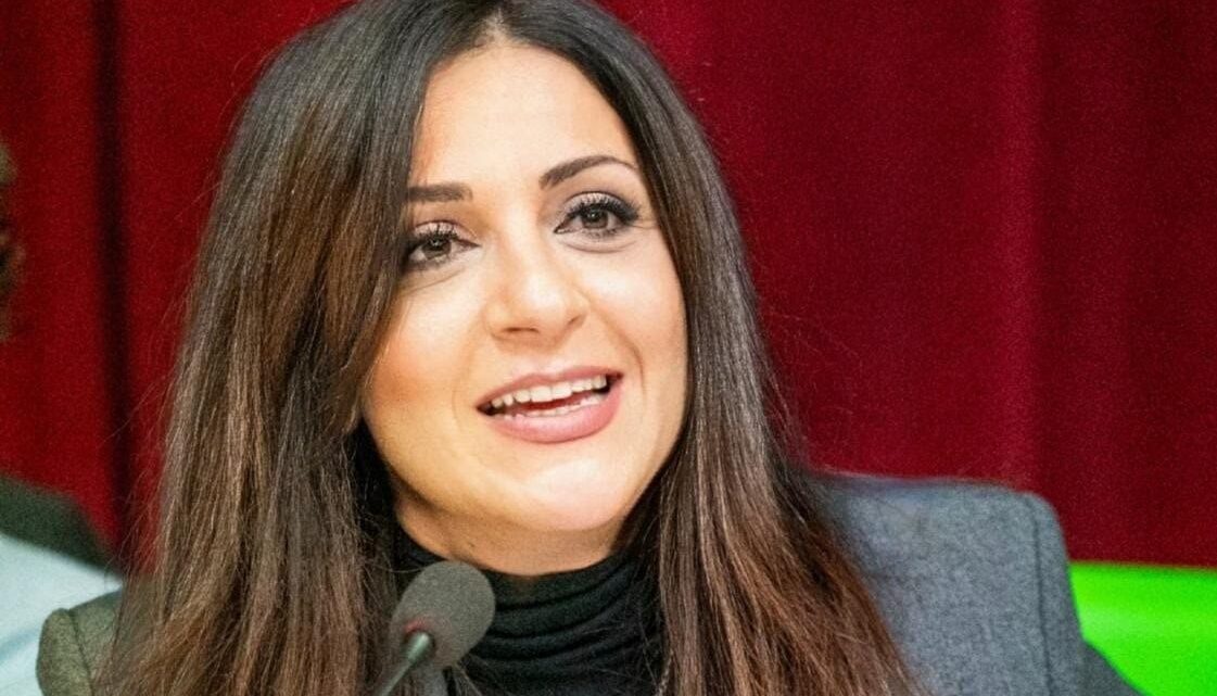 Domenica 17 novembre, ore 18.30, Largo Municipio, pubblico intervento della consigliera Eliana Vantaggiato Domenica 17 novembre, ore 18.30, Largo Municipio, pubblico intervento della consigliera Eliana Vantaggiato