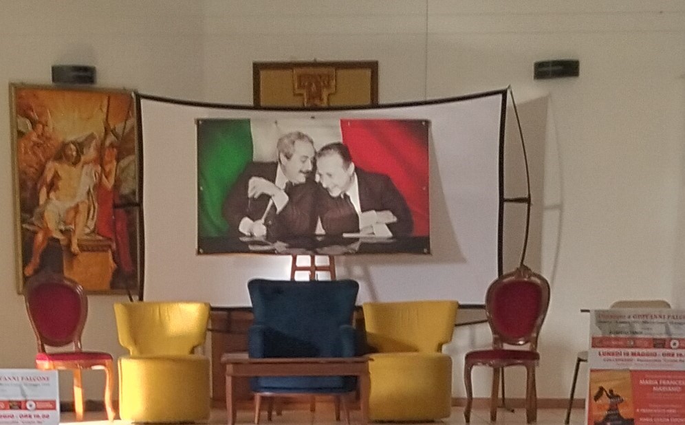 Il significativo ricordo di Giovanni Falcone nell’intervento di Roberto Tanisi, già Presidente del Tribunale di Lecce, nell’iniziativa del 19 maggio a Collepasso Il significativo ricordo di Giovanni Falcone nell’intervento di Roberto Tanisi, già Presidente del Tribunale di Lecce, nell’iniziativa del 19 maggio a Collepasso