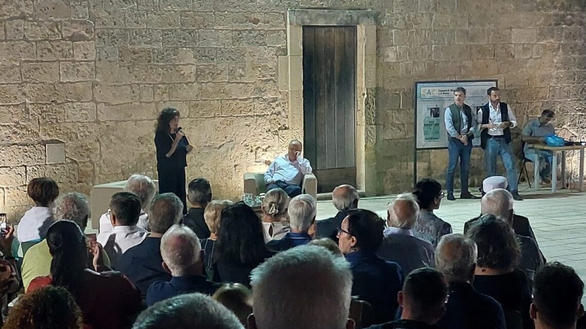 I “fluidi confini tra legalità e illegalità”: riflessioni sull’incontro a Collepasso con il Procuratore Gratteri, “Gigante” della Legalità, e su “nanetti” locali protagonisti di illegalità I “fluidi confini tra legalità e illegalità”: riflessioni sull’incontro a Collepasso con il Procuratore Gratteri, “Gigante” della Legalità, e su “nanetti” locali protagonisti di illegalità