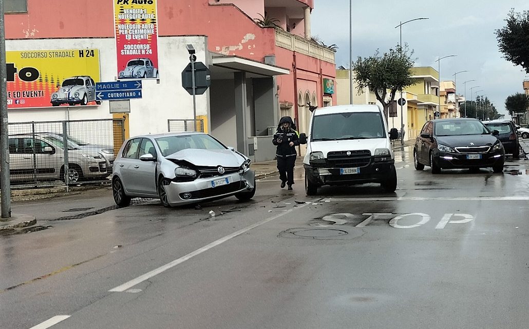 Incidente a Collepasso all’incrocio tra via Principe di Piemonte e via Rossini Incidente a Collepasso all’incrocio tra via Principe di Piemonte e via Rossini