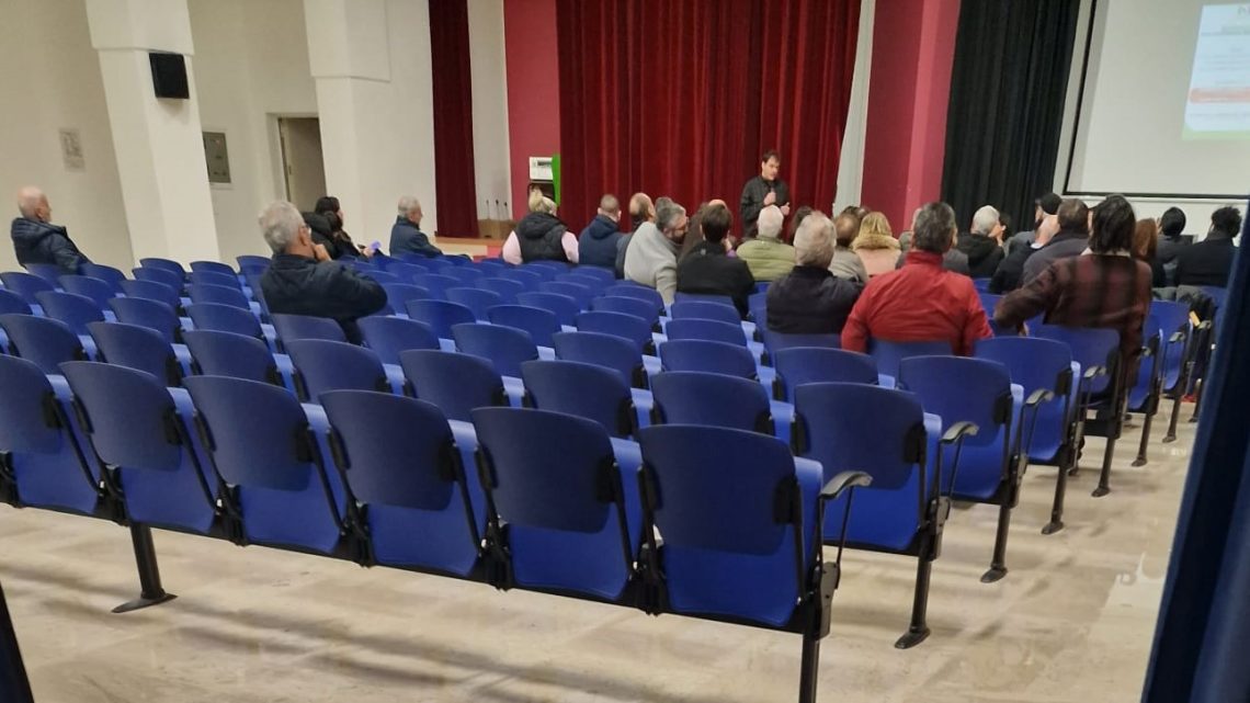 Flop di un’iniziativa politica, manipolazioni, mistificazioni, “manganellate”, ma… “la sventurata rispose” Flop di un’iniziativa politica, manipolazioni, mistificazioni, “manganellate”, ma… “la sventurata rispose”