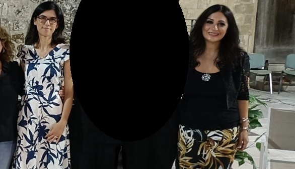 L’impari “duello” tra i “deliri” di Laura e la “classe” di Eliana L’impari “duello” tra i “deliri” di Laura e la “classe” di Eliana