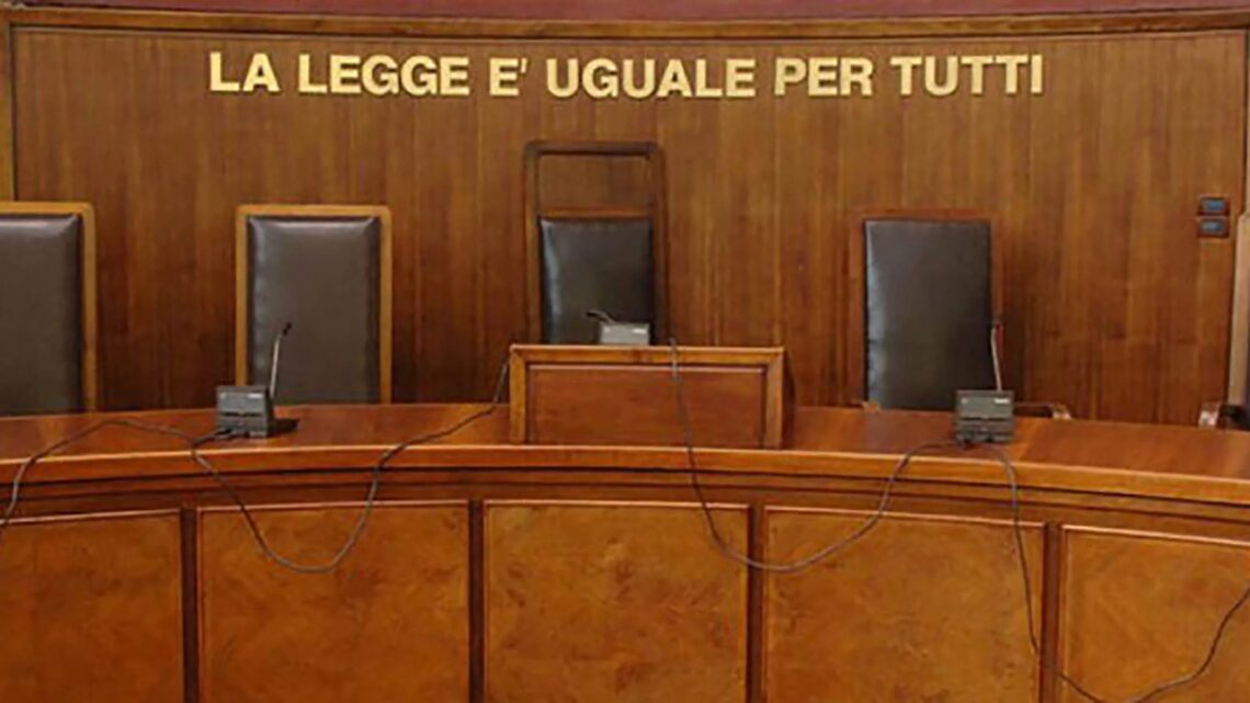 Guai giudiziari per ex Giudice di pace di Collepasso e due avvocati di Lecce Guai giudiziari per ex Giudice di pace di Collepasso e due avvocati di Lecce
