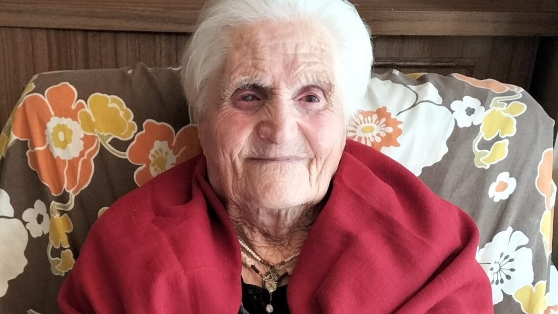 “Cara mamma….”: i 102 anni di Otilia Malerba, “nonna di Collepasso” “Cara mamma….”: i 102 anni di Otilia Malerba, “nonna di Collepasso”