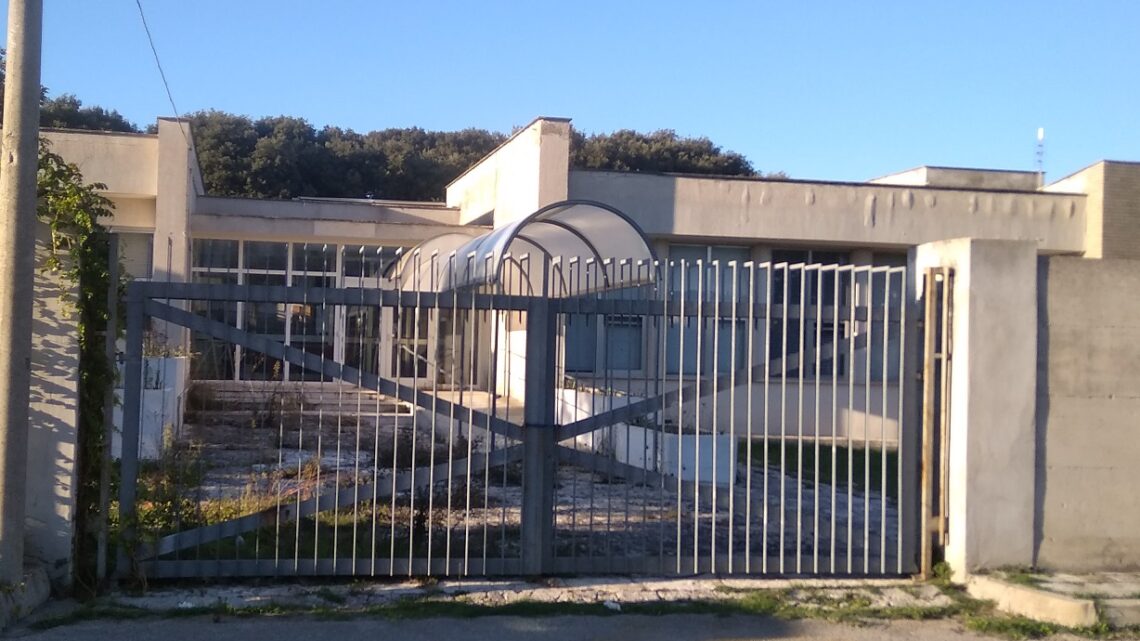 Polo scolastico: il “pasticciaccio” di Comune e Regione. “Quando il saggio indica la luna, lo stolto guarda il dito e non la luna” Polo scolastico: il “pasticciaccio” di Comune e Regione. “Quando il saggio indica la luna, lo stolto guarda il dito e non la luna”