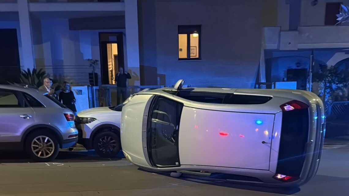 Un giovane collepassese sbatte con l’auto contro altra parcheggiata e si ribalta sulla salita della strada per Parabita Un giovane collepassese sbatte con l’auto contro altra parcheggiata e si ribalta sulla salita della strada per Parabita