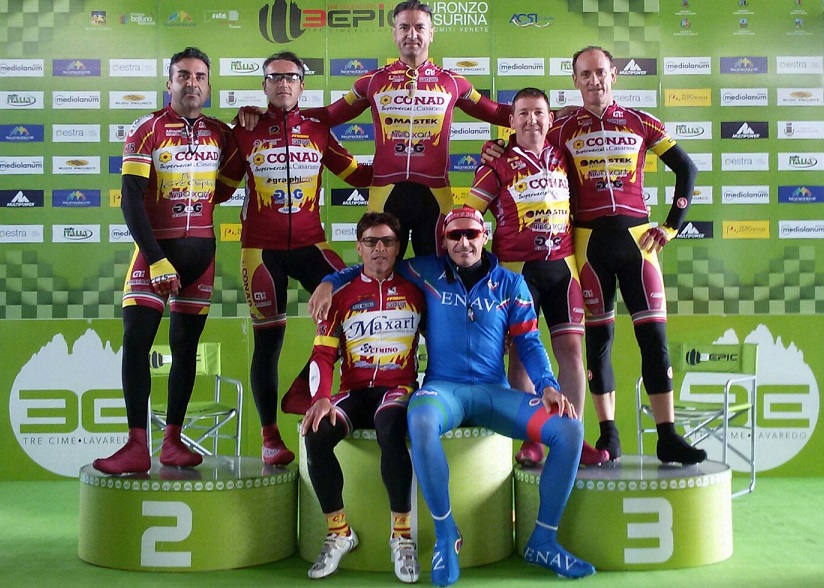 Il gruppo dei partecipanti salentini, felici al traguardo: (da sin.) Tommaso Pisanò, Fabrizio Marra, Luigi Arbace, Leonardo Vantaggiato, Pierpaolo Primiceri, Vincenzo Verardi, Pasquale Guastamacchia