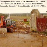 Foto del muro demolito pubblicata dal Forum Amici del territorio